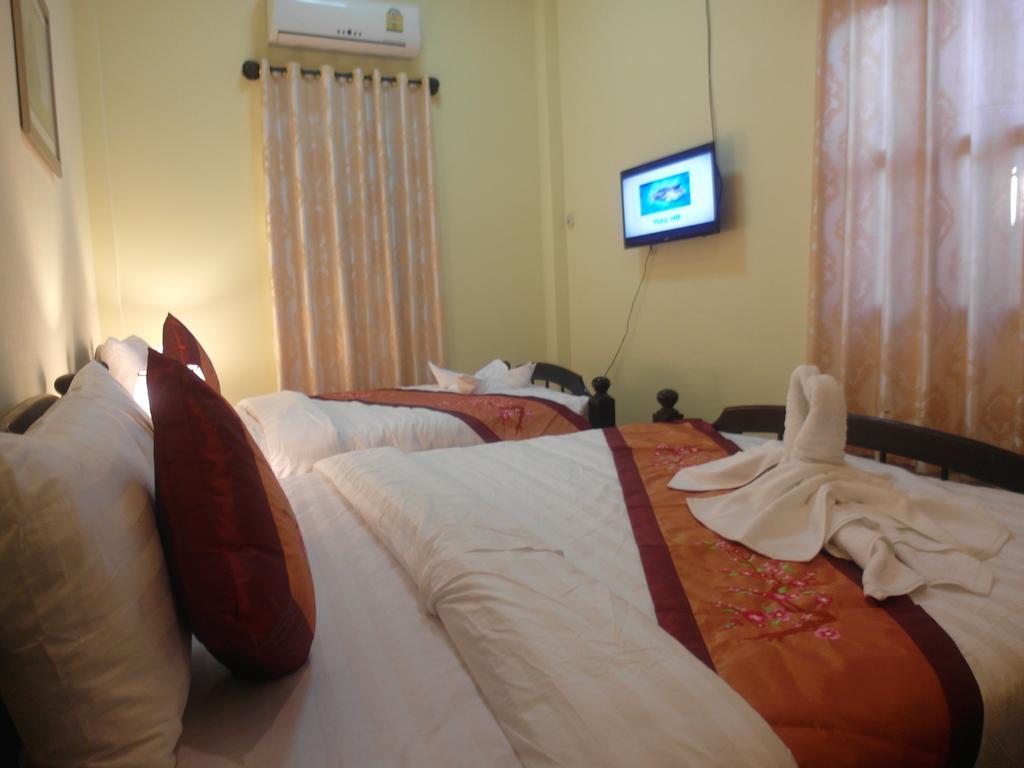 לואנג פרבאנג Kinnaly Place House חדר תמונה