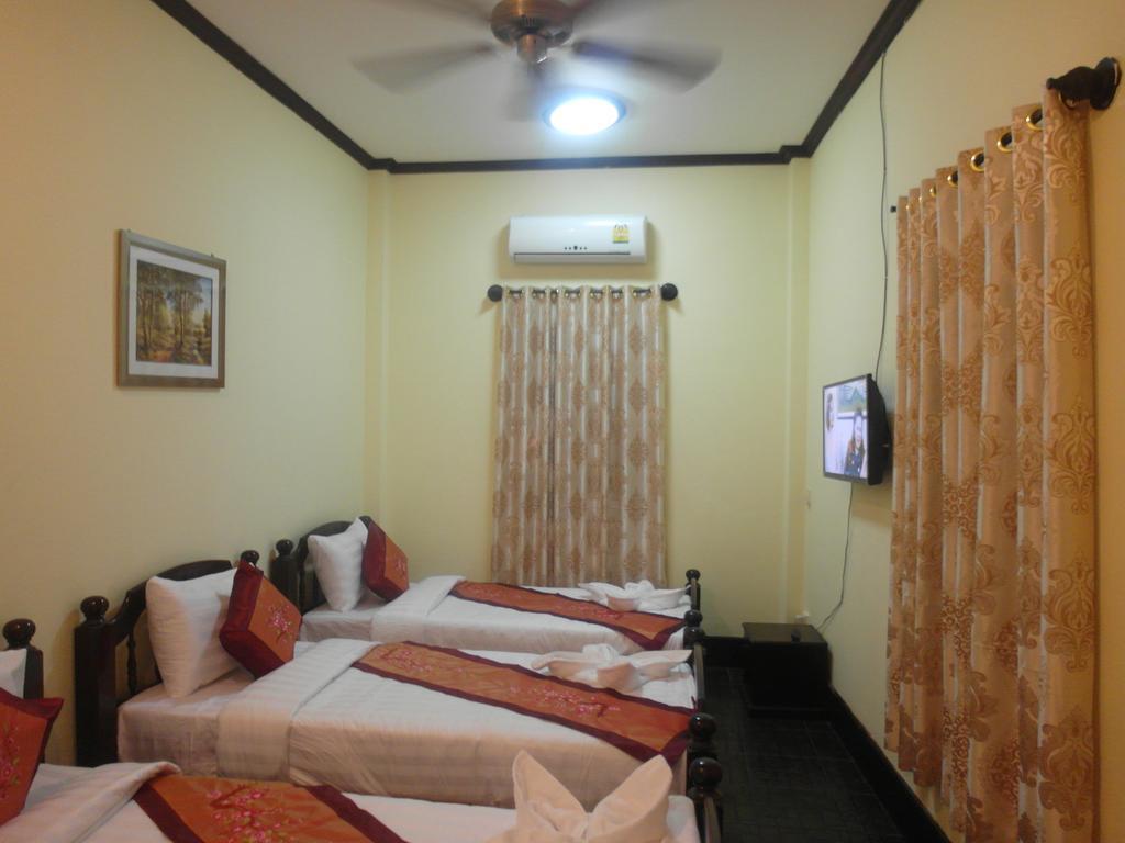 לואנג פרבאנג Kinnaly Place House חדר תמונה